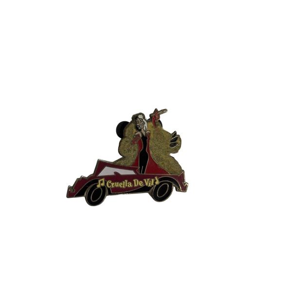 Cruella De Vil Smoking Cigarette Red Car Disney Store Pin Magical Music Moments - Picture 1 of 2